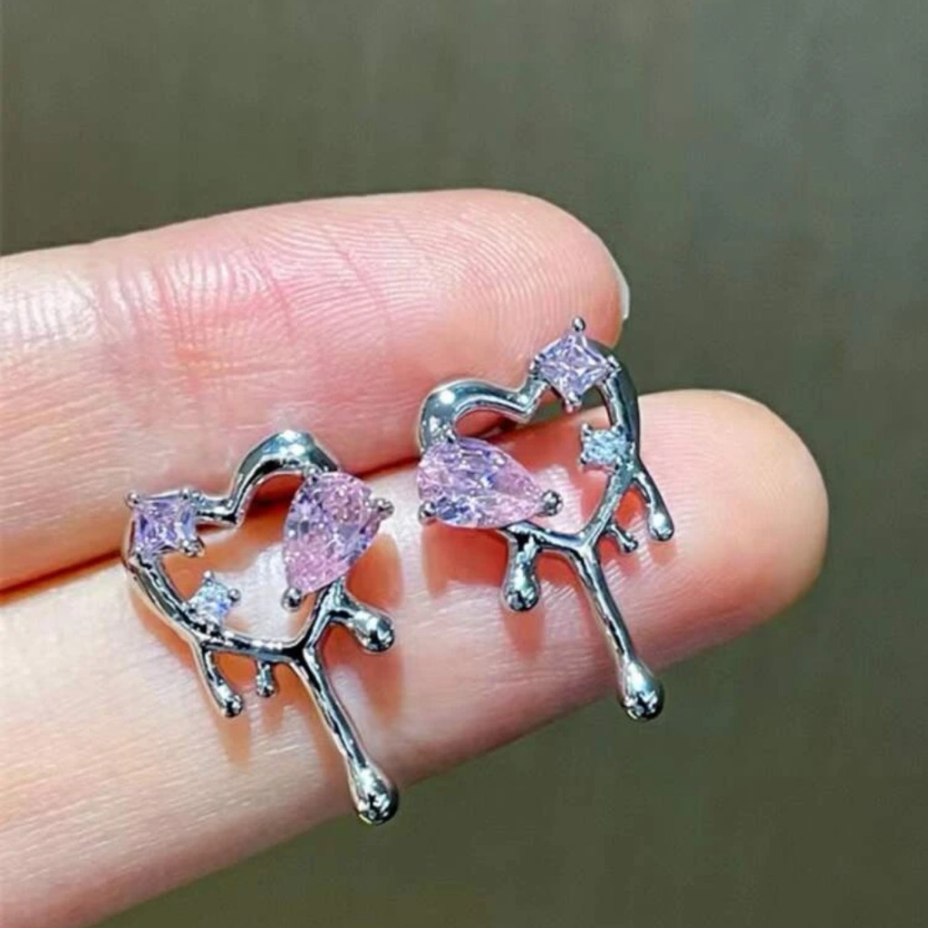 Awesome Metallic Rhinestone Jeweled Wet Look Melt Drip Heart Stud Earring 35$